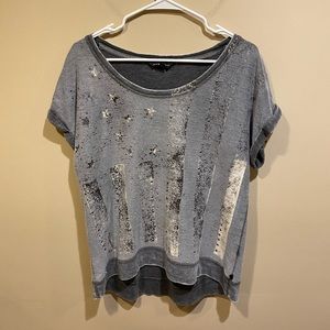 Rock & Republic Grey with Stars Short Sleeve Top